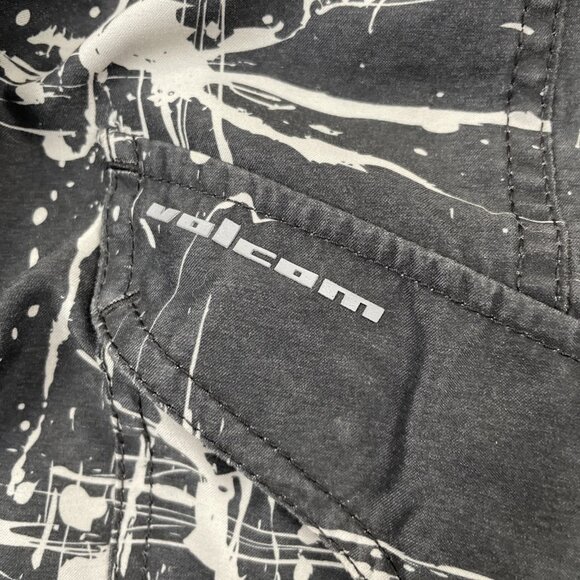 Volcom Board Shorts Men’s Size 32 Black Gray Surf Beach Summer Swim Trunks - Picture 12 of 12